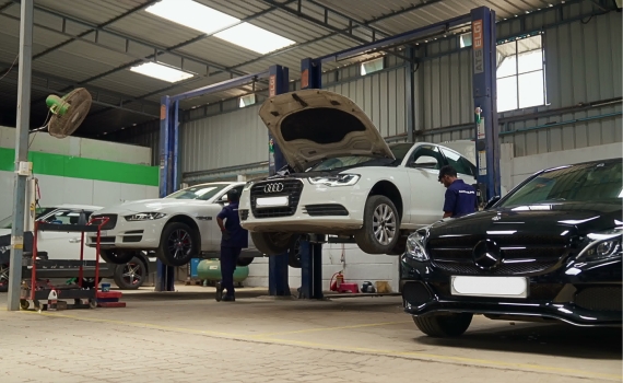 Best car garage in Pimpri Chinchwad.